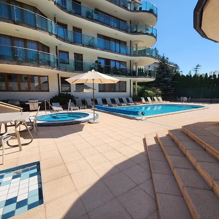 דירות Trenčín Kristoff Plaza Trencianske Teplice מראה חיצוני תמונה