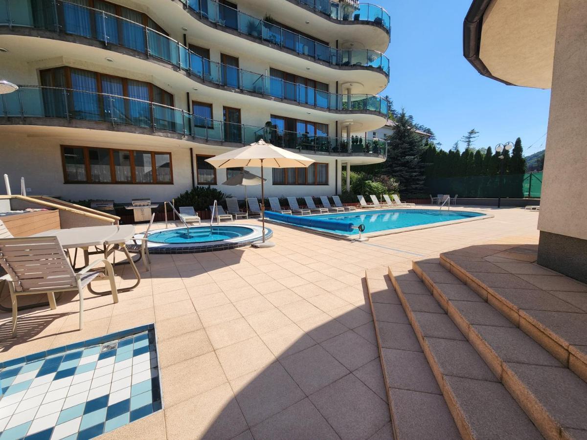 דירות Trenčín Kristoff Plaza Trencianske Teplice מראה חיצוני תמונה